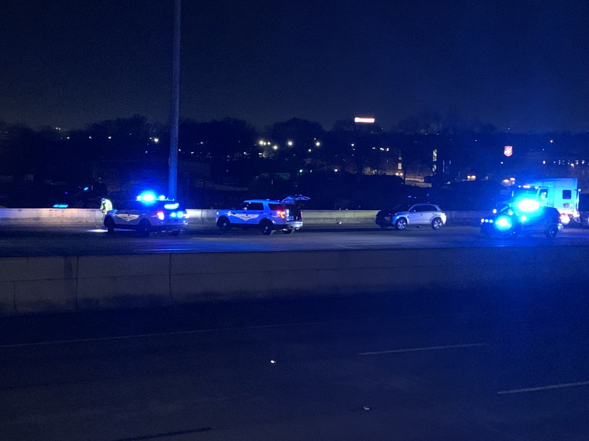 .@bhampolice say a shooting on I-65 this morning is now a homicide investigation.  It happened near Finley Blvd.  They say a Hispanic male was found shot to death inside a car. Not sure if he was intended target.  No one in custody