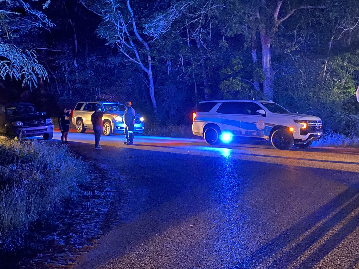 A shooting in Loxley tonight left one person with serious injuries, and others with non-life threatening wounds. The Baldwin County Major Crimes Unit has begun investigating