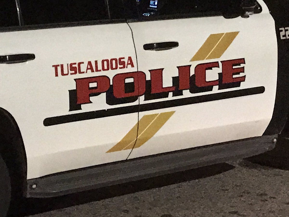 Tuscaloosa Violent Crimes Unit is on the scene of a shooting at Hay Court Apartments.  Captain Jack Kennedy says 5 total victims shot confirmed. 1 critical, 4 non life threatening the Investigation active